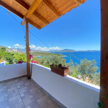 Small House, Casa vacanze
